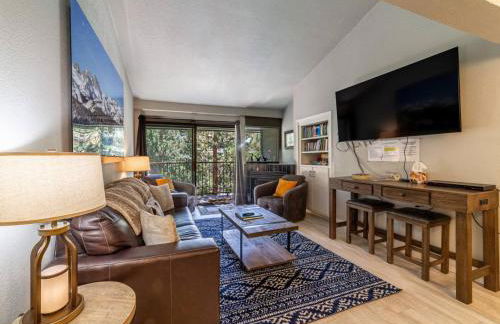 Guest Favorite Spacious Remodeled 2 Bdrm 2 Ba Mountain Views - Photo 2