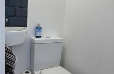 City Stay with Jacuzzi Gym Free Parking 2 Spaces - Photo 15