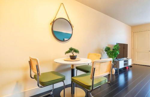 Chic King 1BR Downtown Access Pool Parking Gym - Foto 9