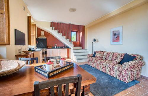 GuestHost - Casale dei Tramonti - Nature's Haven Apartments in Renovated Farmhouse with Pool - Photo 6