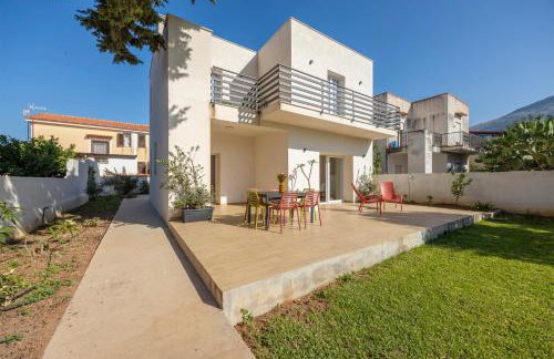 Villa Francesca - Beach and Airport - Photo 1