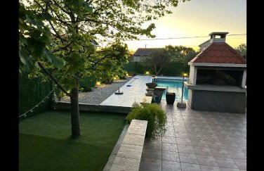 Gabriella House - Photo 30