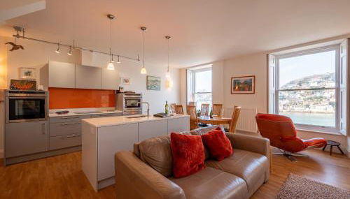 Riverside Apartment with Stunning Views & Patio - Foto 3