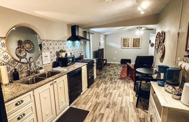 Golden Hour Getaway - Photo 28