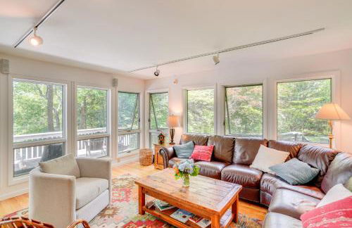 Great Barrington Lakeside Getaway with Kayak and Grill - Foto 7