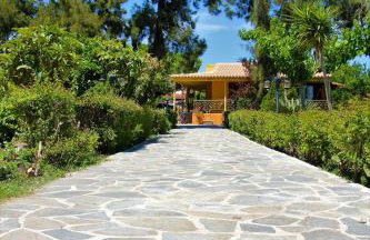 Amarynthos Beachfront Vacation House with garden - Foto 33