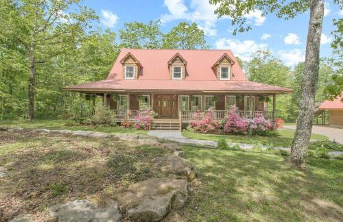 Wooded Retreat with game area and hot tub - Foto 8