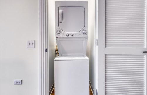 W Loop 2BR w Gym Pool in heart of Greektown CHI-561 - Foto 11