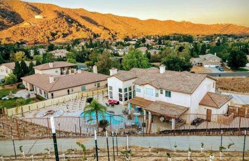 Vineyard estate with pool and amazing views - Photo 1