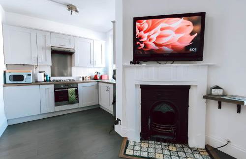 Large 2 Bed in Twickenham High Street - Foto 2