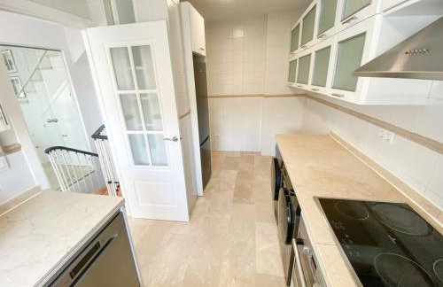 Villa with private swimming pool in Sevilla - Foto 25