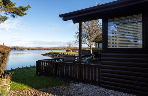 Sandmartin Lodge a lakeshore haven at Pine Lake Resort - Foto 6