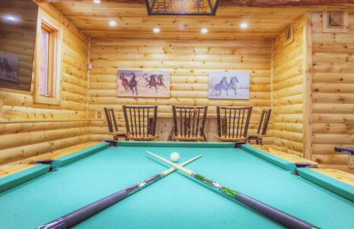 Most Luxury 7000 Sq ft Log Estate with Pool Hot Tub Sauna - Foto 18