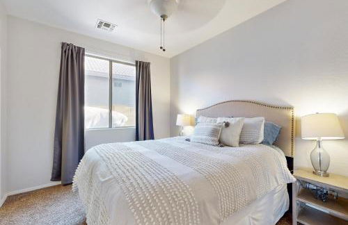 Hot Tub and Game Room Poolside Paradise in Phoenix! - Foto 9