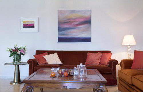 Avra Private Suites - Photo 68