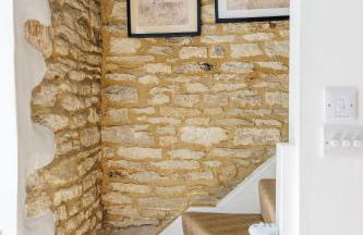 Delightful Cotswold Cottage for two, Log Burner, Garden & Dog Friendly - Photo 26