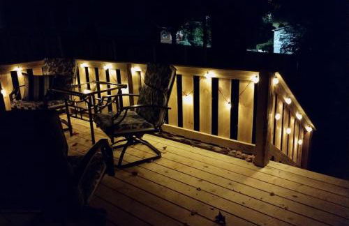 The Bluebird Guesthouse *walk to downtown* - Photo 49