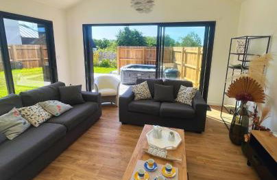 IDEAL - Villa, jaccuzi & jardin privé - 1 à 11 personnes - proche plage & bourg - Foto 1