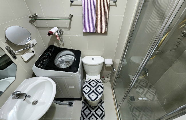 High-Tech Studio at Grass Residences -2 persons only, Quezon City - Foto 32