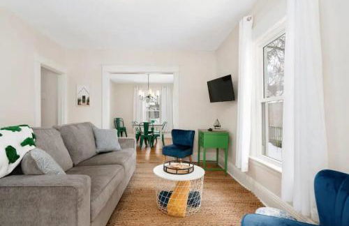 Sweet Retreat 3 Mins to Notre Dame Eddy St Commons and Memorial Hospital - Foto 1