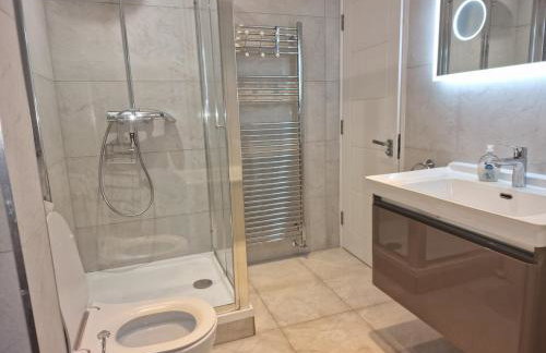 NightRest Homes Smart TV In Each Room - Parking - Hemel Hempstead - Foto 25