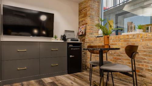 5 King Bed Suites at The Finnley Hotel in DT GR - Foto 2