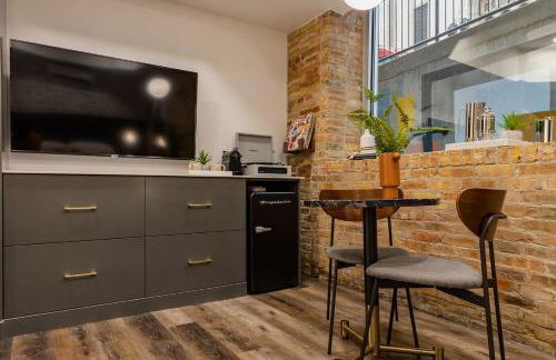 5 King Bed Suites at The Finnley Hotel in DT GR - Foto 2