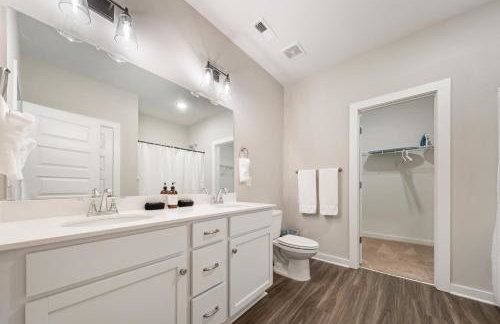 Modern 4BR Home with Game Room and Fire Pit - Near Downtown Cullman - Foto 8