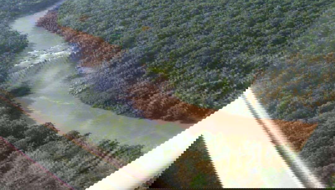 Vue aérienne sur le fleuve Ñacunday