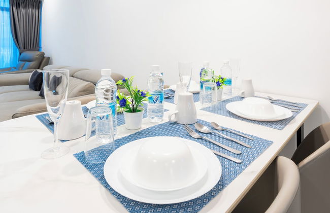 Moonway Luxury Suites At Eaton Residence - Photo 49