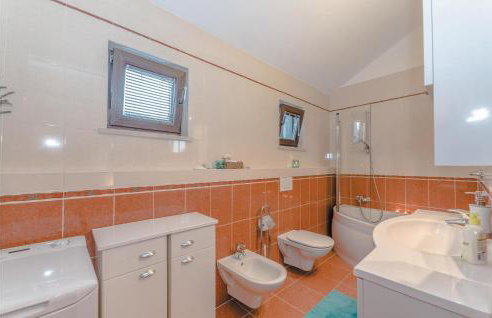 1 Bedroom Awesome Apartment In Kolan - Photo 17