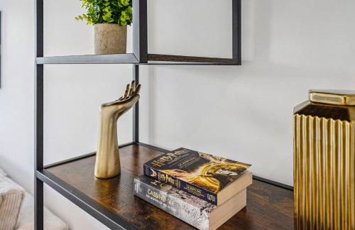 Luxury Apartment - West Wimbledon with Cinema & Game Room, Gym, Parking - Foto 20