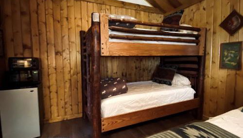 Modest Hickory Log Cabin near Idaho Falls, Perfect for a Family Getaway - Foto 5