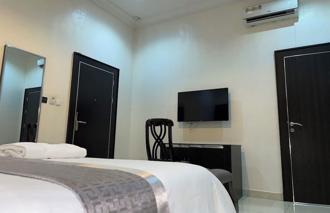 Aaron's Place Luxury Apartments & Rooms - Photo 8