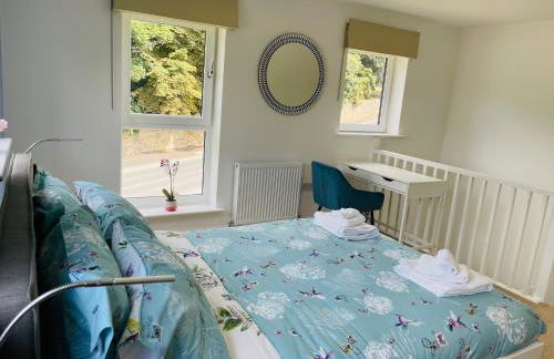 Cheerful 2-bed townhouse in Wakefield with parking - Foto 6