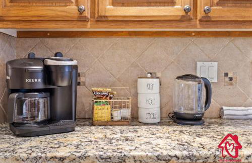 Elena's Sandia Sanctuary - An Irvie Home - Photo 35