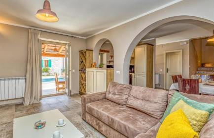 Rustic villa Kata with outdoor pool in Sveti Lovrec - Foto 4