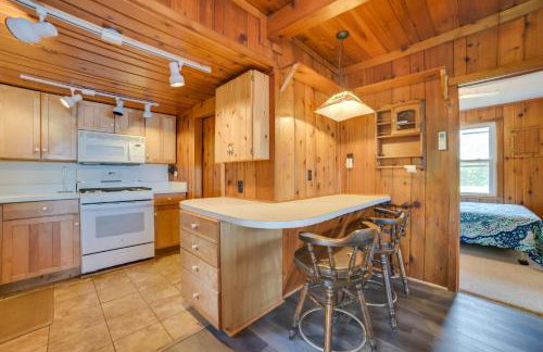 Pet Friendly Mullett Lake Cabin with Dock! - Foto 9