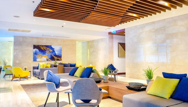 Coin salon dans le hall