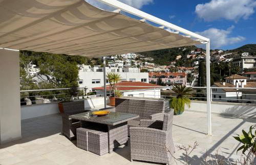 Entire villa with pool, ocean & mountain views - Foto 20