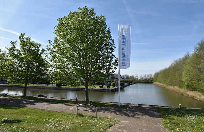 Waterfront Villa, Forest & Golf Club - Photo 44