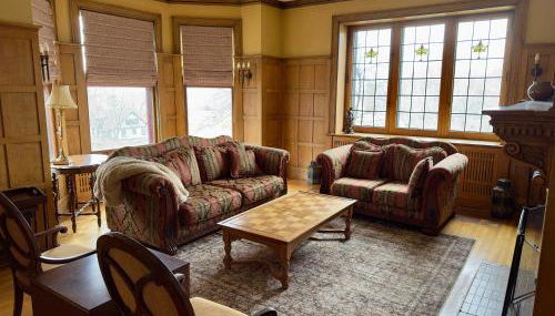 Historic Tudor with River Views & Fun Gaming Room - Foto 5