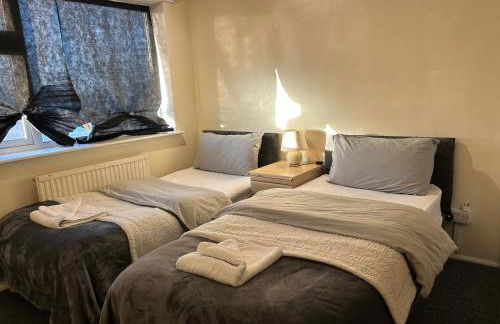 Contractor & Family Friendly House Romford - Foto 1