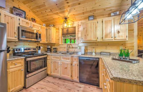 Almost Heaven Too 50-Acre Escape with Pond! - Foto 11