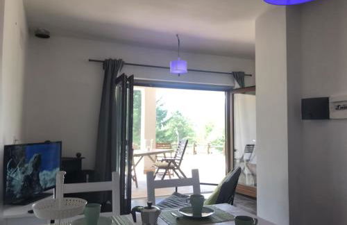 Tra il bosco e il lago - Foto 53