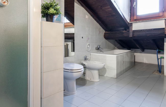 JOIVY Big Wooden Apartment for 6 near Milano Center - Photo 21