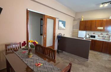 Marble and Wood Retreat - Foto 7