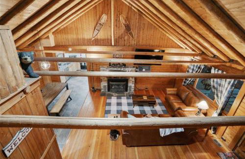 Cozy Bear-Themed Mountain Cabin, Relaxing Hot Tub - Foto 8