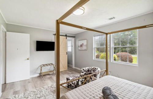 5BR with Game Room & Huge Backyard - Foto 44