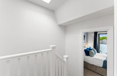 Stunning 4 Bedroom Abode in Zone 1 - Balcony - Sleeps 9 - Foto 25